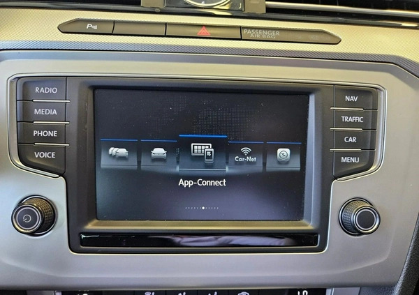 Volkswagen Passat cena 55900 przebieg: 157350, rok produkcji 2016 z Brok małe 631